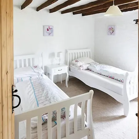 Nyaraló Lakeside - Sleeps 8 - Garden