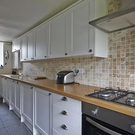 Nyaraló Lakeside - Sleeps 8 - Garden