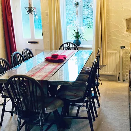 Lakeside - Sleeps 8 - Garden Nyaraló