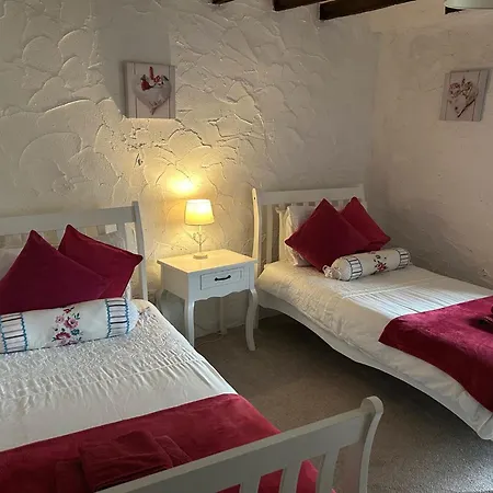 Lakeside - Sleeps 8 - Garden Nyaraló